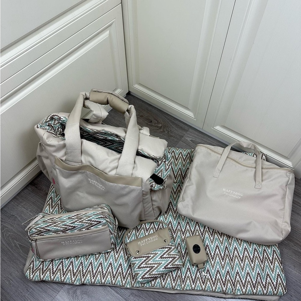Beautiful Waterproof & Comfortable Doggie Bag & Accessories